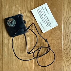 Black perfume cachet